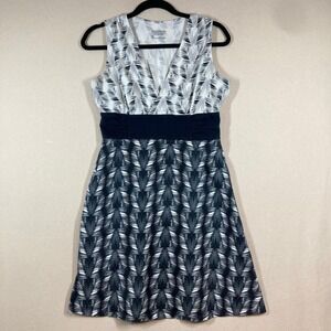 Patagonia Dress Sz Med Black/White Geometric Print‎ V-Neck Outdoor Gorpcore